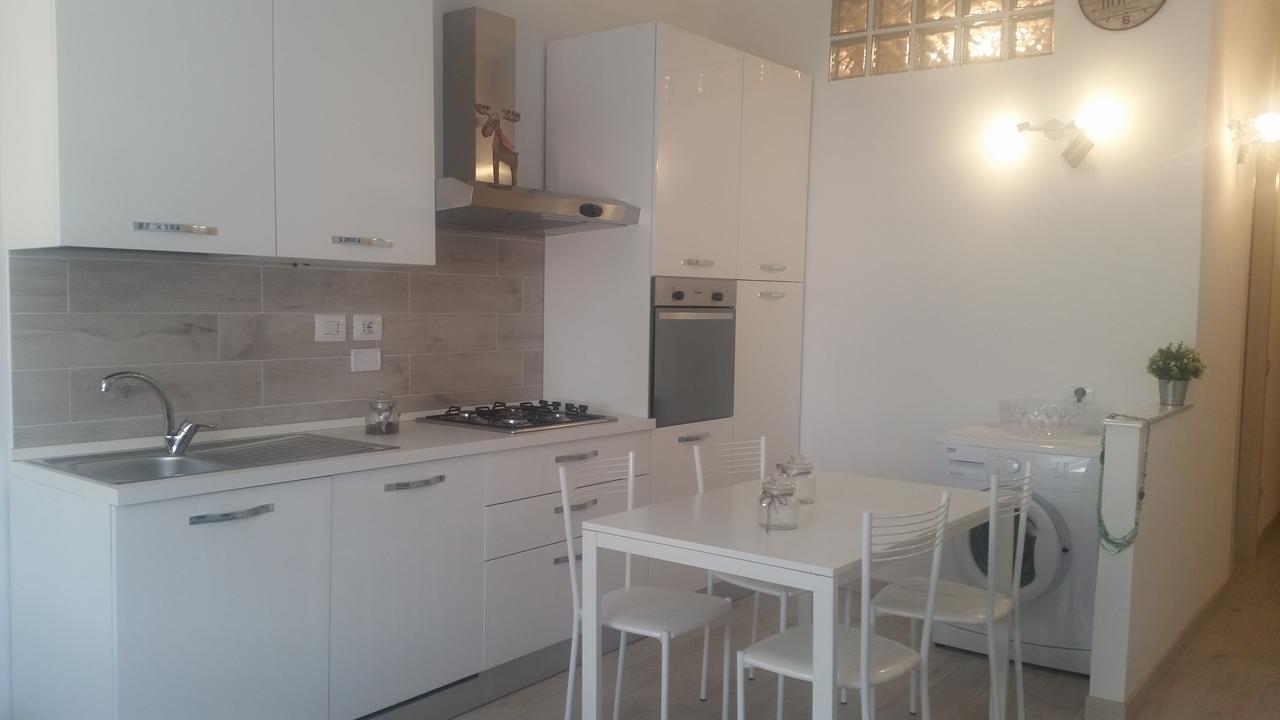 Monica'S Apartment Marina Di Carrara Eksteriør billede