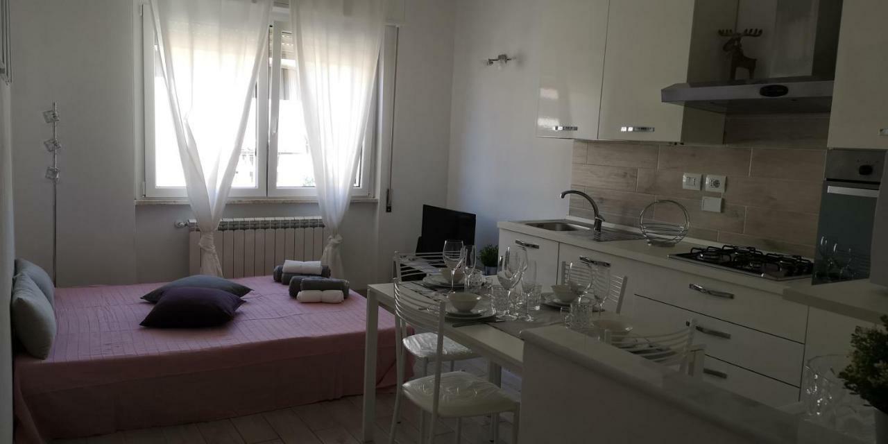 Monica'S Apartment Marina Di Carrara Eksteriør billede
